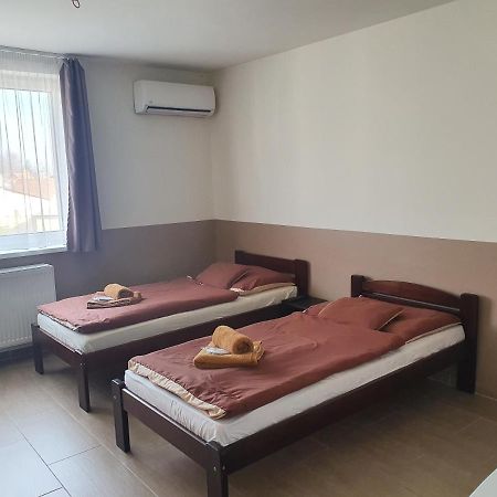 Airport Microstorepanzio Vecses Ngoại thất bức ảnh